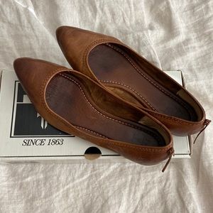 Frye Regina ballet flat size 9.5 (runs small)